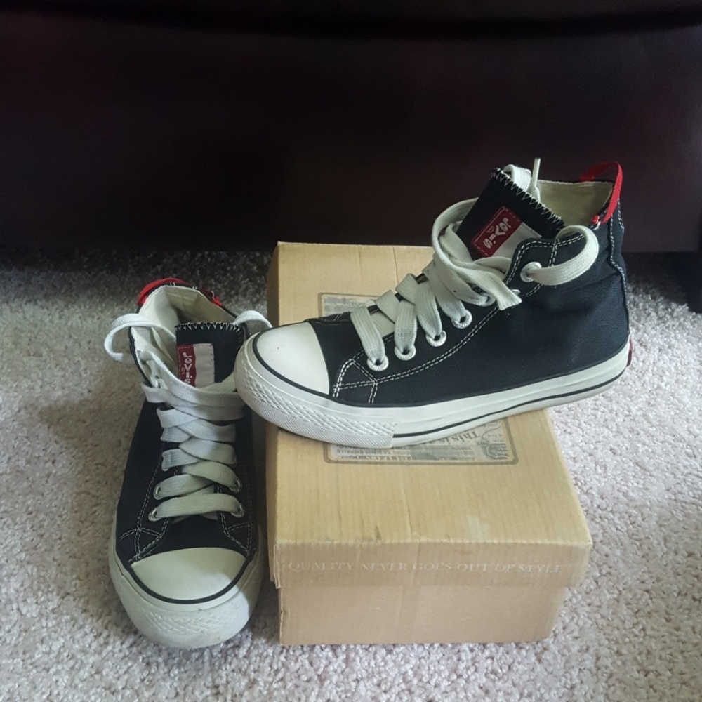 Shoes - Picture 2 of 3